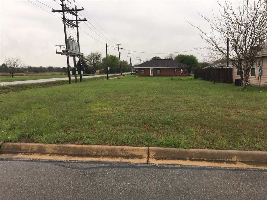1300 Hausman Lockhart, TX 78644 - Photo 1 of 1 a view of a terrace