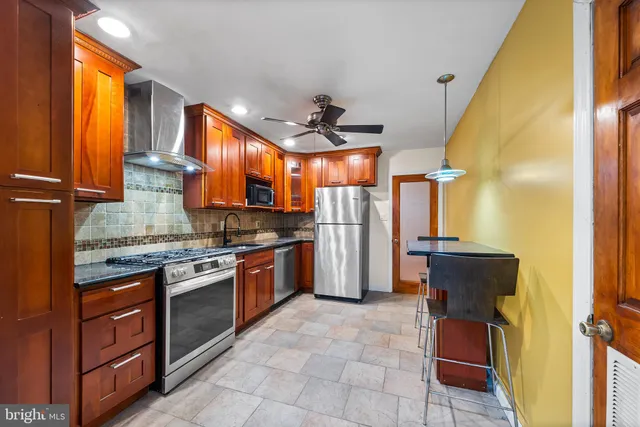 $1,830 | 1114 Snyder Avenue, Unit 1, Philadelphia, PA 19148