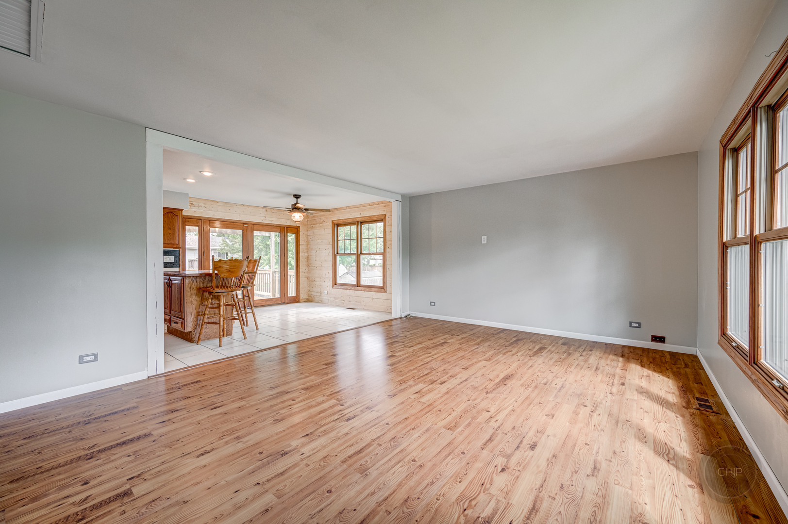 133 North Schmidt Road Bolingbrook, IL 60440 - Photo 4 of 27