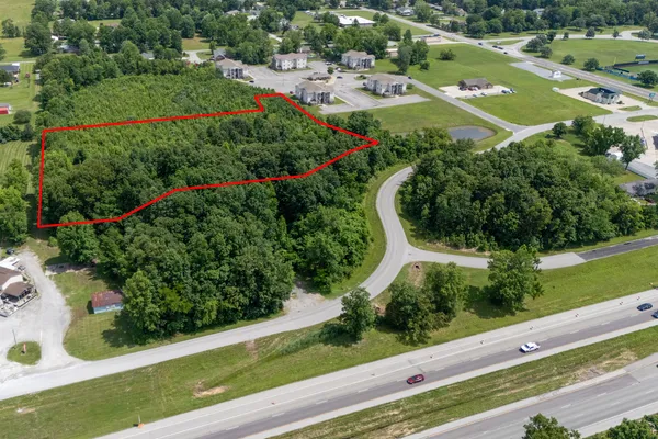 $300,000 | 1120 Pin Oak Drive, Carterville, IL 62918