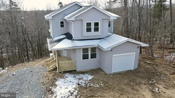 $449,900 | 607 South Lakeview Drive, Cross Junction, VA 22625