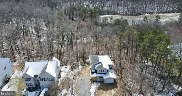 $439,900 | 607 South Lakeview Drive, Cross Junction, VA 22625