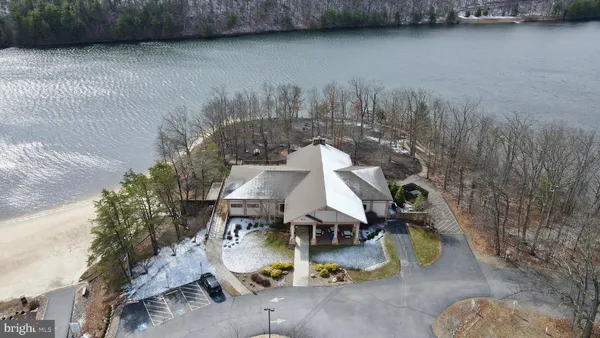 $449,900 | 607 South Lakeview Drive, Cross Junction, VA 22625