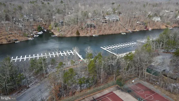 $439,900 | 607 South Lakeview Drive, Cross Junction, VA 22625