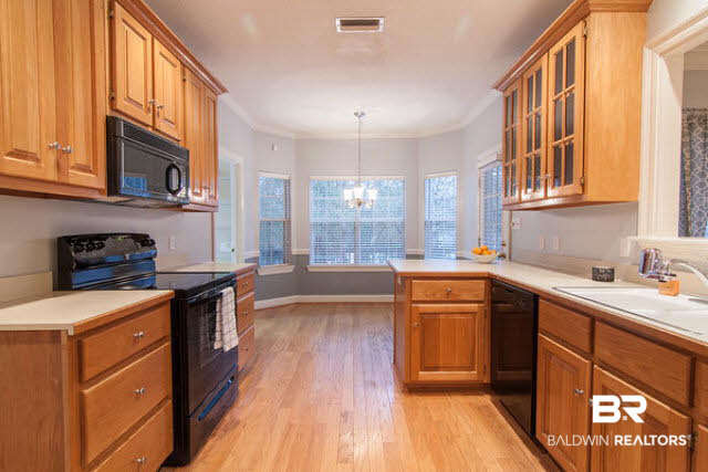 636 Southern Way Daphne, AL 36527 - Photo 9 of 34 Kitchen