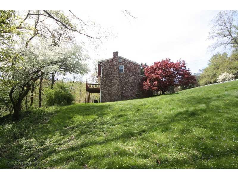 240 Byron Road Pittsburgh, PA 15237 - Photo 2 of 18 Exterior Back.