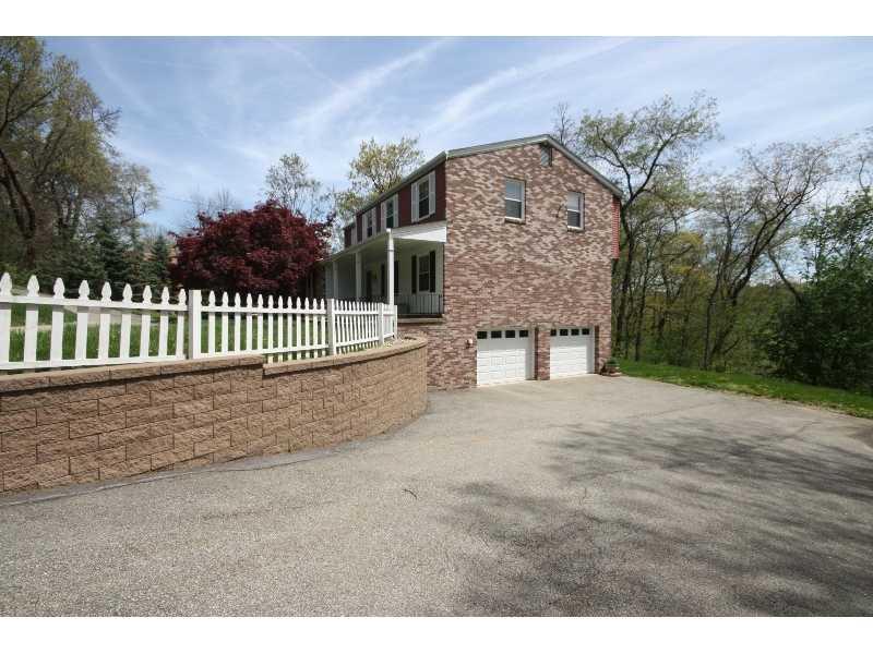 240 Byron Road Pittsburgh, PA 15237 - Photo 3 of 18 Parking Lot/Garage.