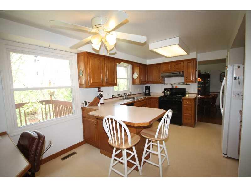 240 Byron Road Pittsburgh, PA 15237 - Photo 8 of 18 Kitchen.