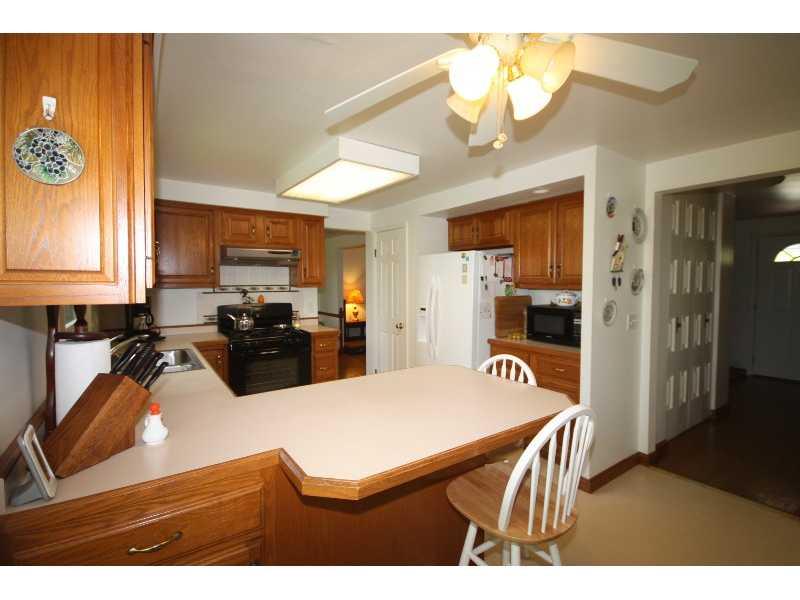 240 Byron Road Pittsburgh, PA 15237 - Photo 10 of 18 Kitchen.