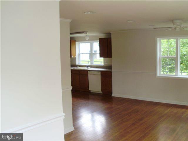 2352 Welltown Road Winchester, VA 22603 - Photo 6 of 12 Living Room