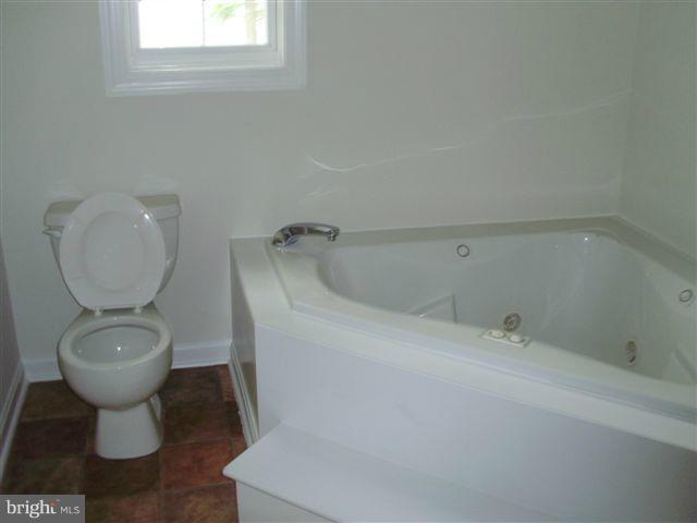 2352 Welltown Road Winchester, VA 22603 - Photo 7 of 12 Bath (Master)