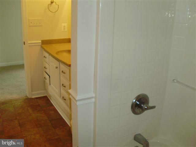 2352 Welltown Road Winchester, VA 22603 - Photo 9 of 12 Bath