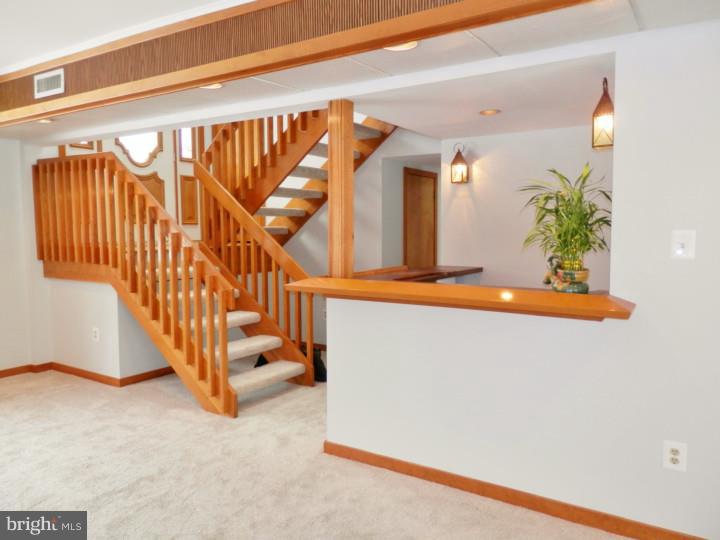 174 Davisville Road Warminster, PA 18974 - Photo 5 of 25 Gallery Image 5