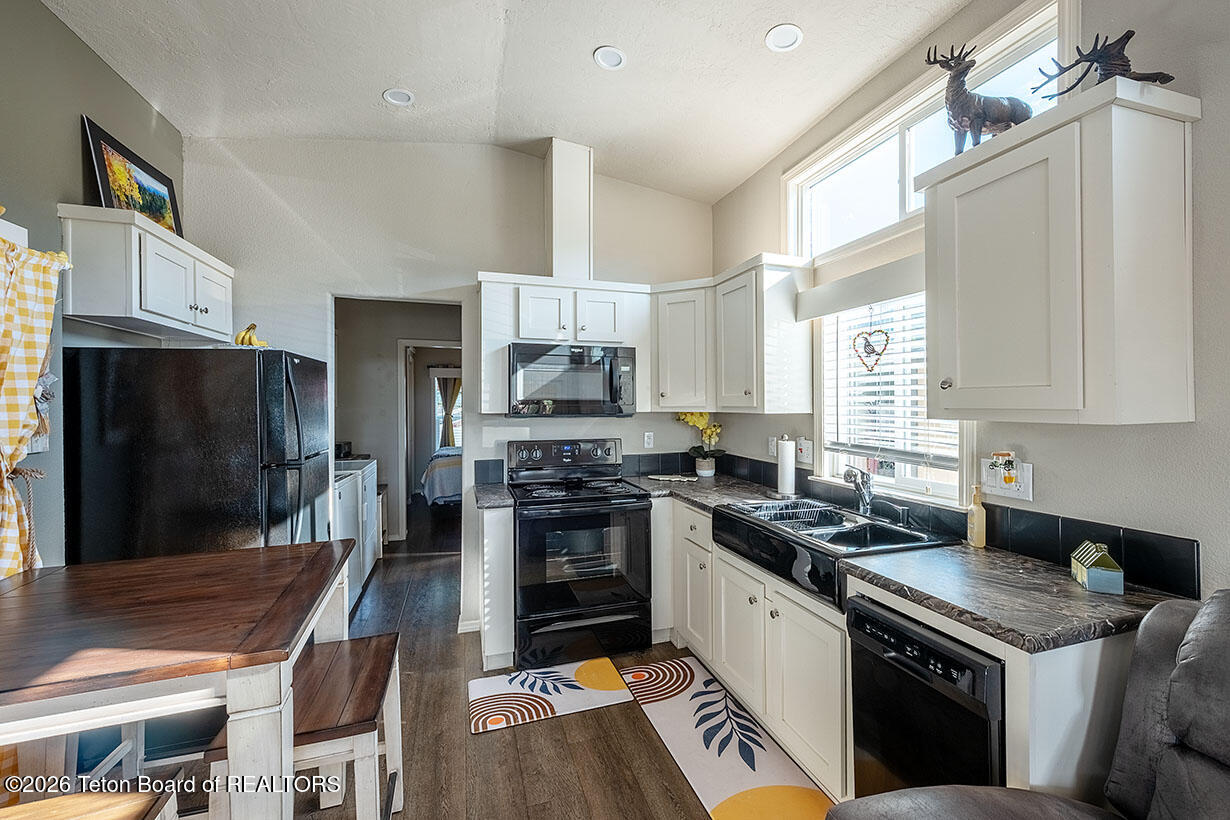 850 Buckboard Drive Star Valley Ranch, WY 83127 - Photo 8 of 28 Payne RV 2065