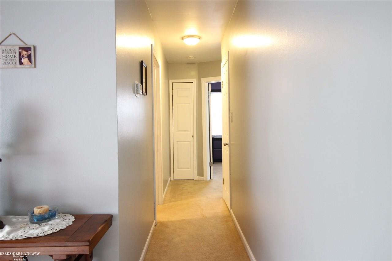 25826 Rosenbusch Boulevard Warren, MI 48089 - Photo 8 of 19 31319097-7.JPG
