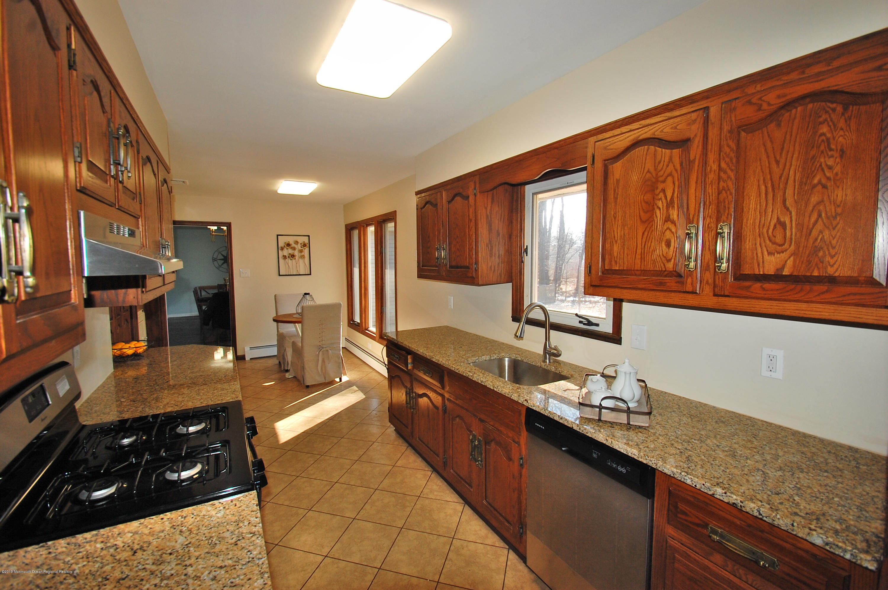 51 Sherold Road Clark, NJ 07066 - Photo 3 of 12 CSC_0022