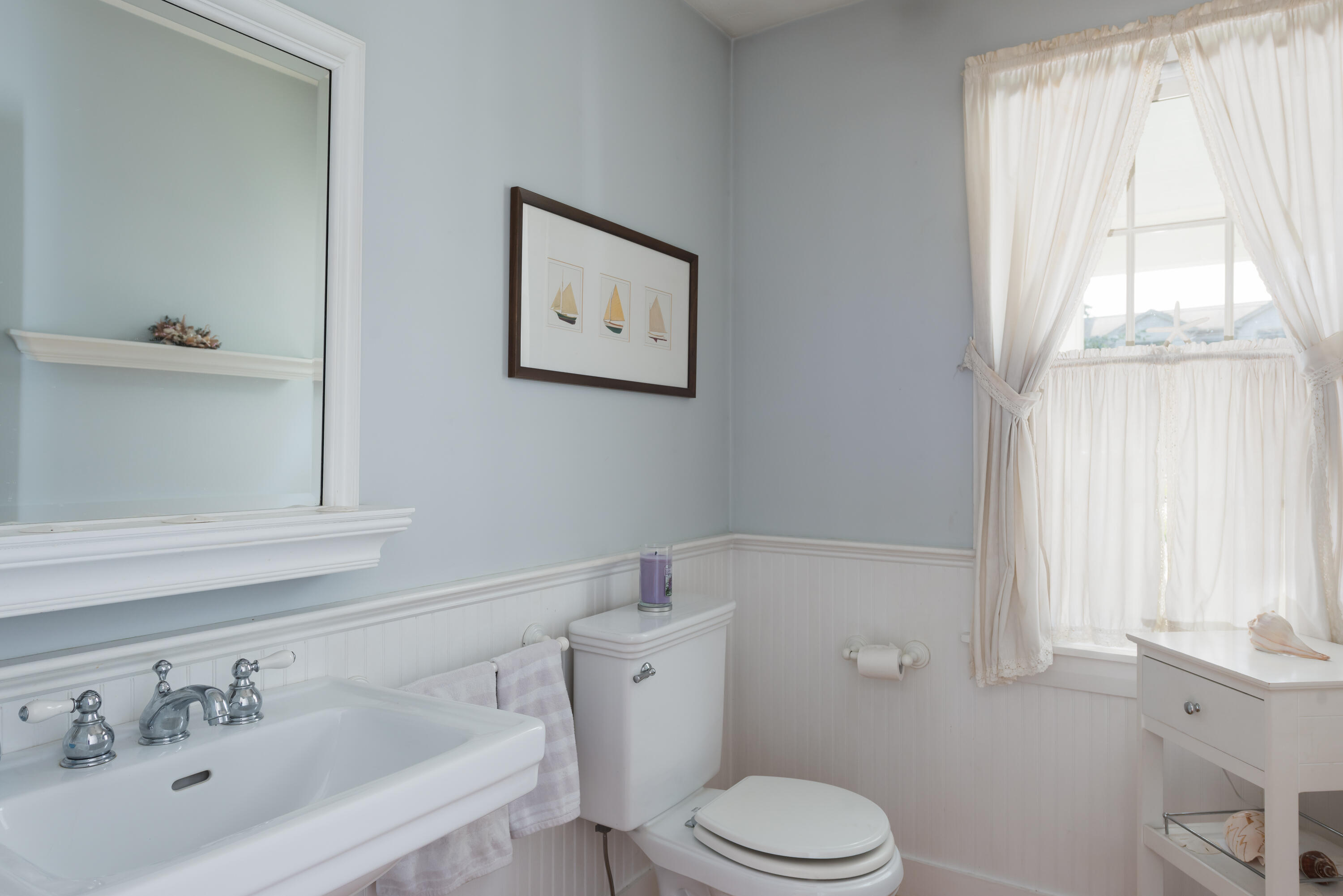 125 Lakeview Drive Centerville, MA 02632 - Photo 11 of 28 a bathroom with a sink and a toilet