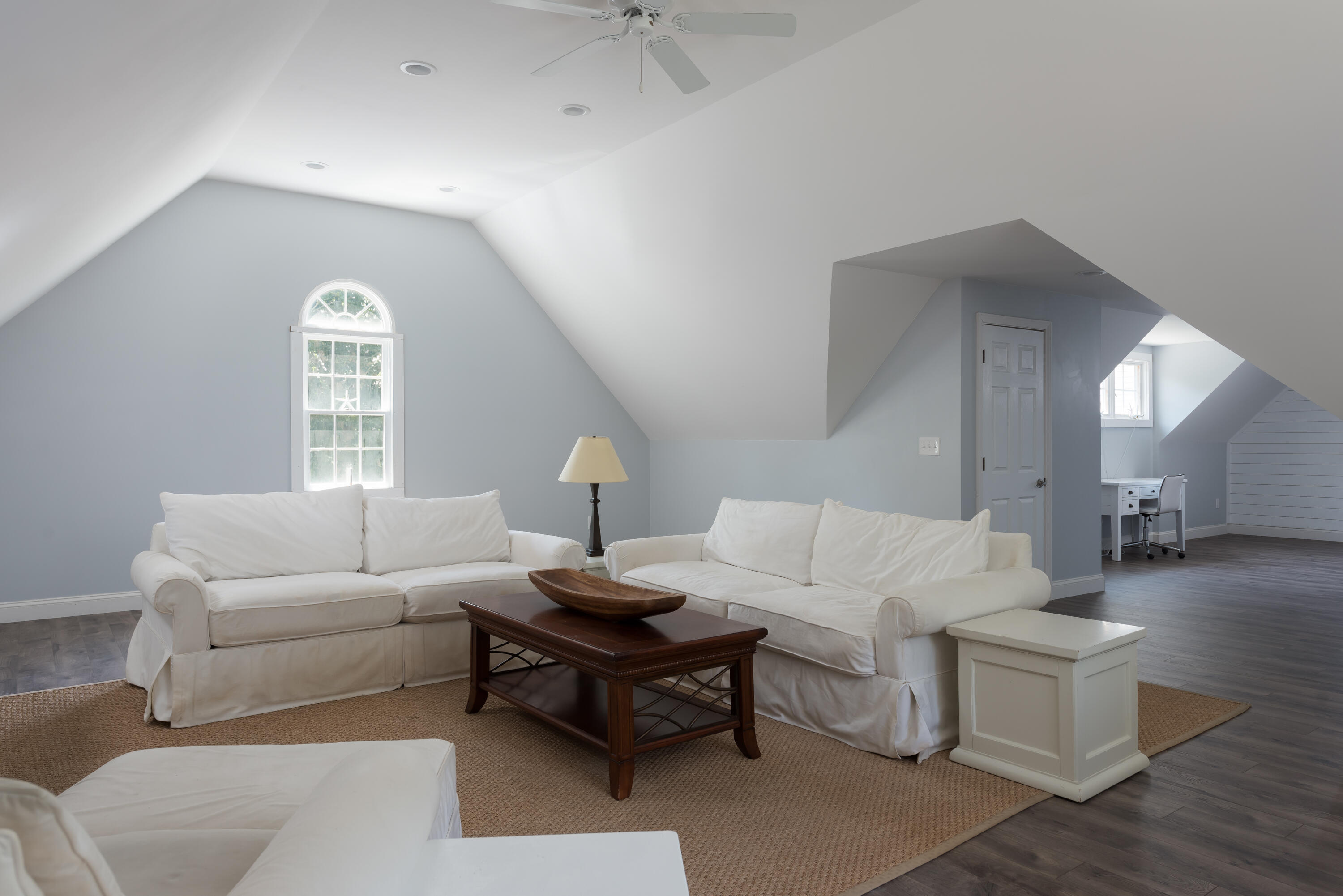 125 Lakeview Drive Centerville, MA 02632 - Photo 17 of 28 a living room with furniture and a window