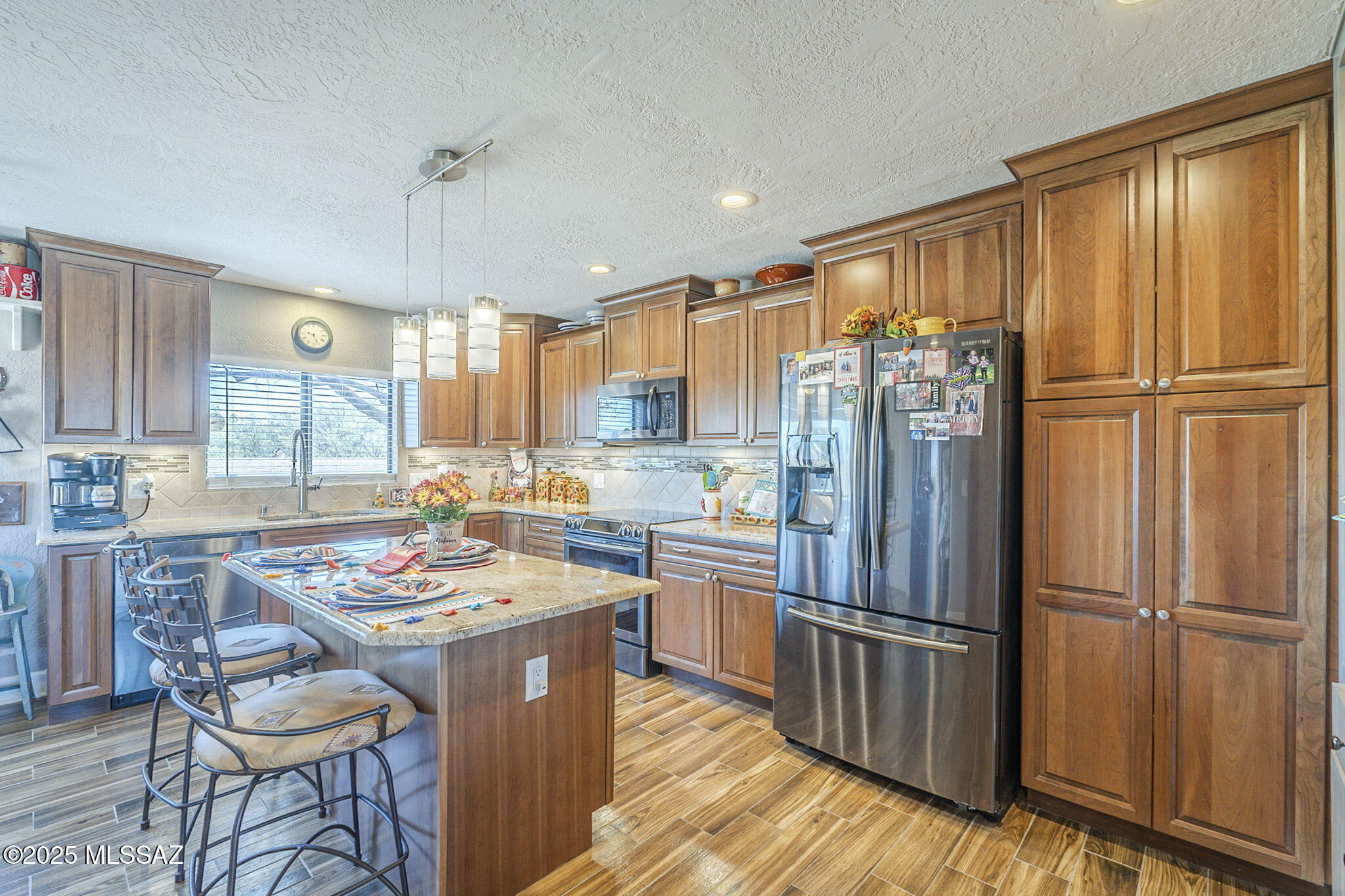 1037 La Vista Court Rio Rico, AZ 85648 - Photo 9 of 40 Additional view of the kitchen