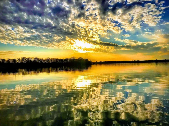 $937,000 | 400 Driftwood Court, Azle, TX 76020