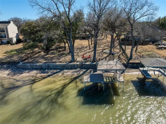 $937,000 | 400 Driftwood Court, Azle, TX 76020