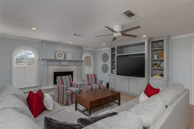 $937,000 | 400 Driftwood Court, Azle, TX 76020