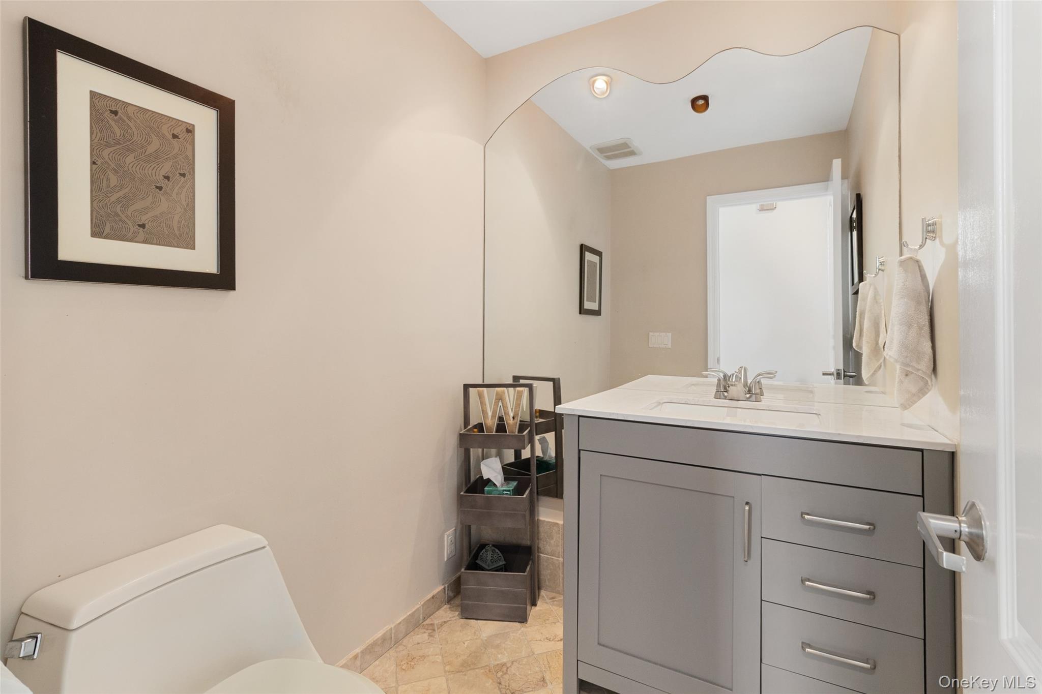 33 Hillandale Road Rye Brook, NY 10573 - Photo 12 of 31 Powder Room
