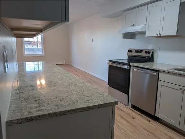 $1,725 | 420 Woodward Road, Unit 24, North Providence, RI 02904