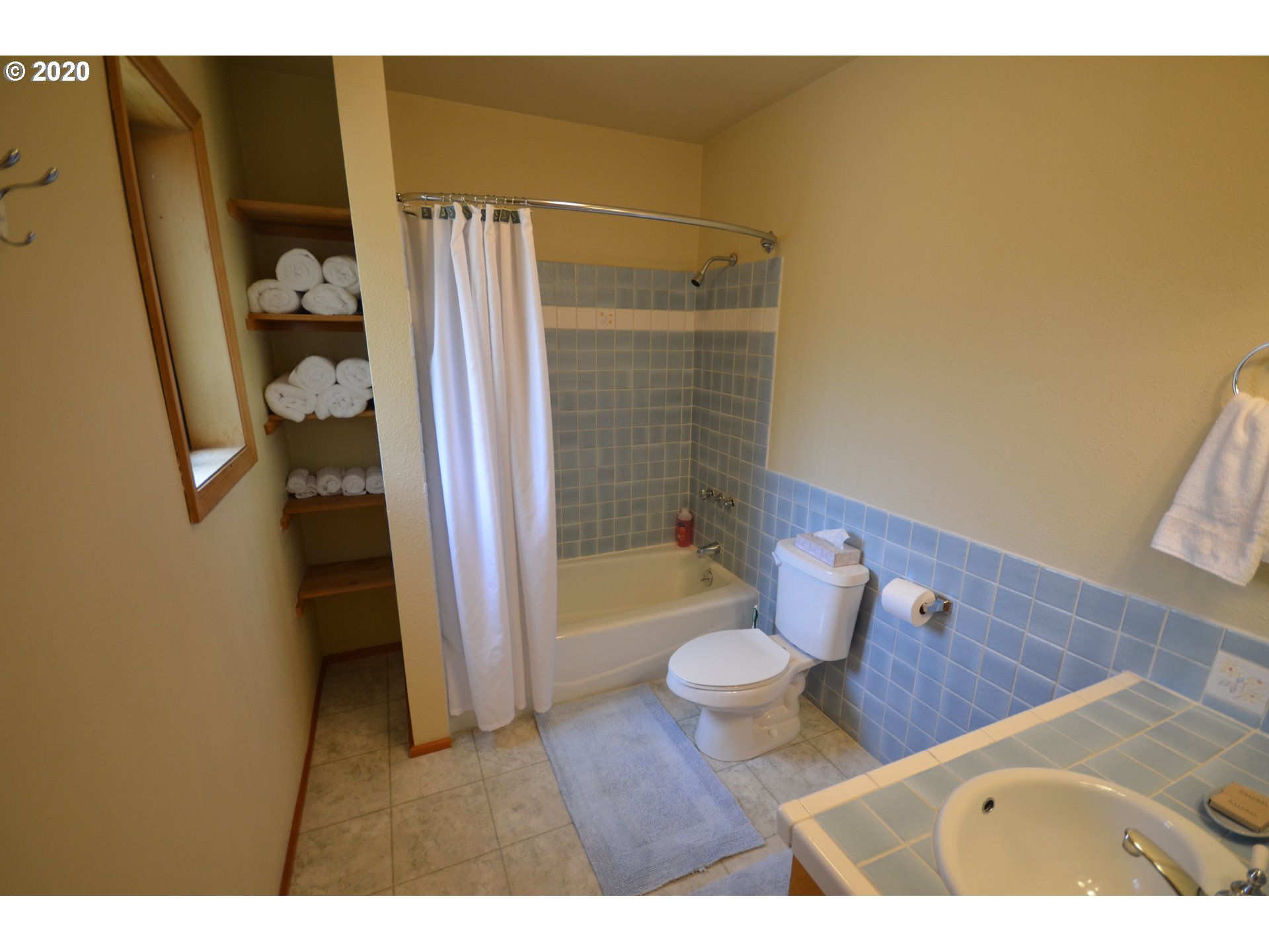 702 Riverside Street Maupin, OR 97037 - Photo 12 of 27 Gallery Image 12