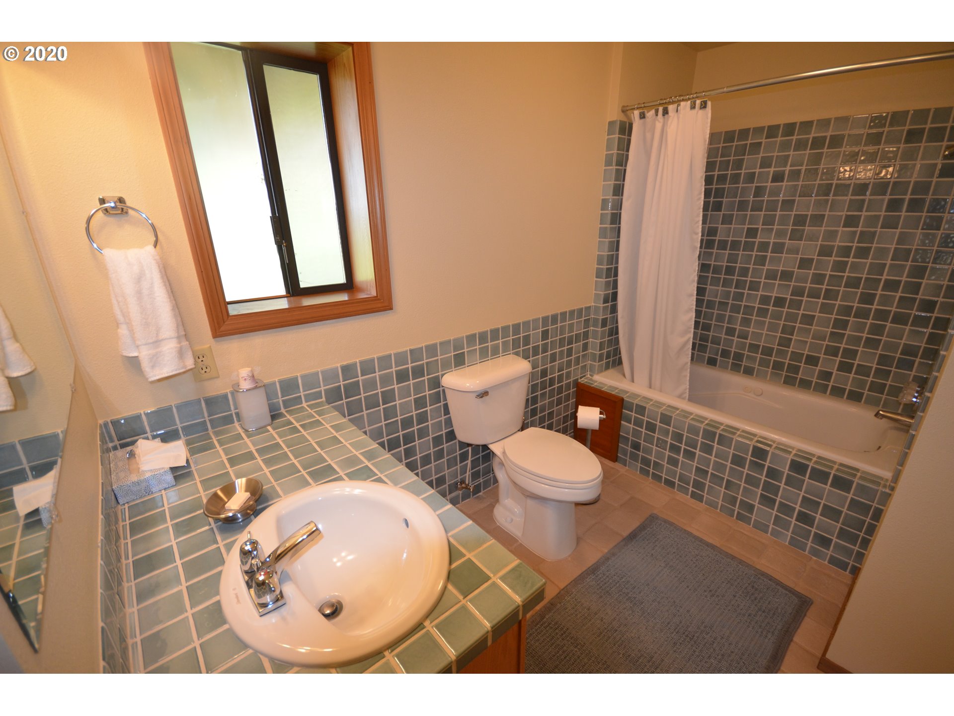 702 Riverside Street Maupin, OR 97037 - Photo 17 of 27 Gallery Image 17