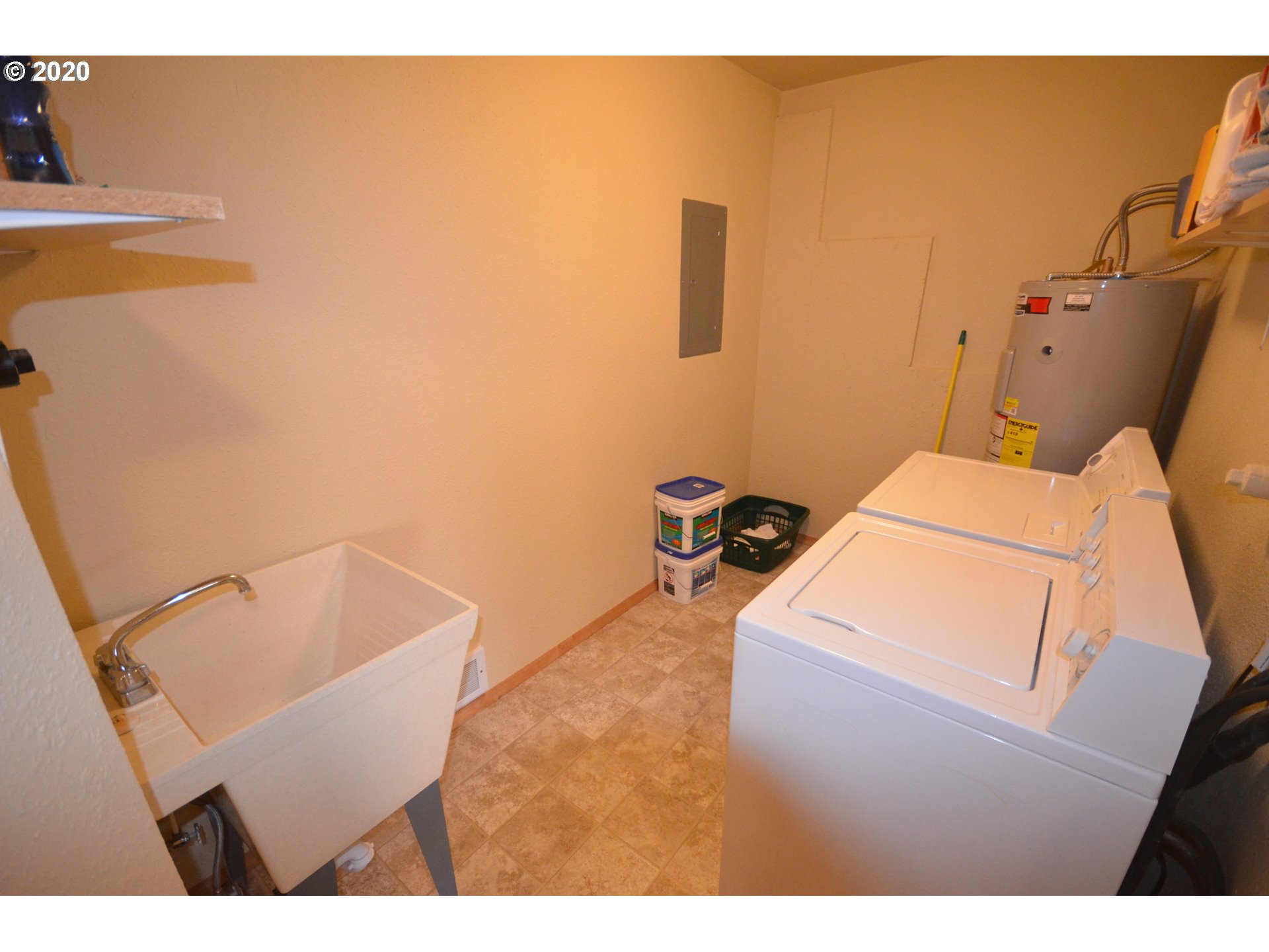 702 Riverside Street Maupin, OR 97037 - Photo 18 of 27 Gallery Image 18