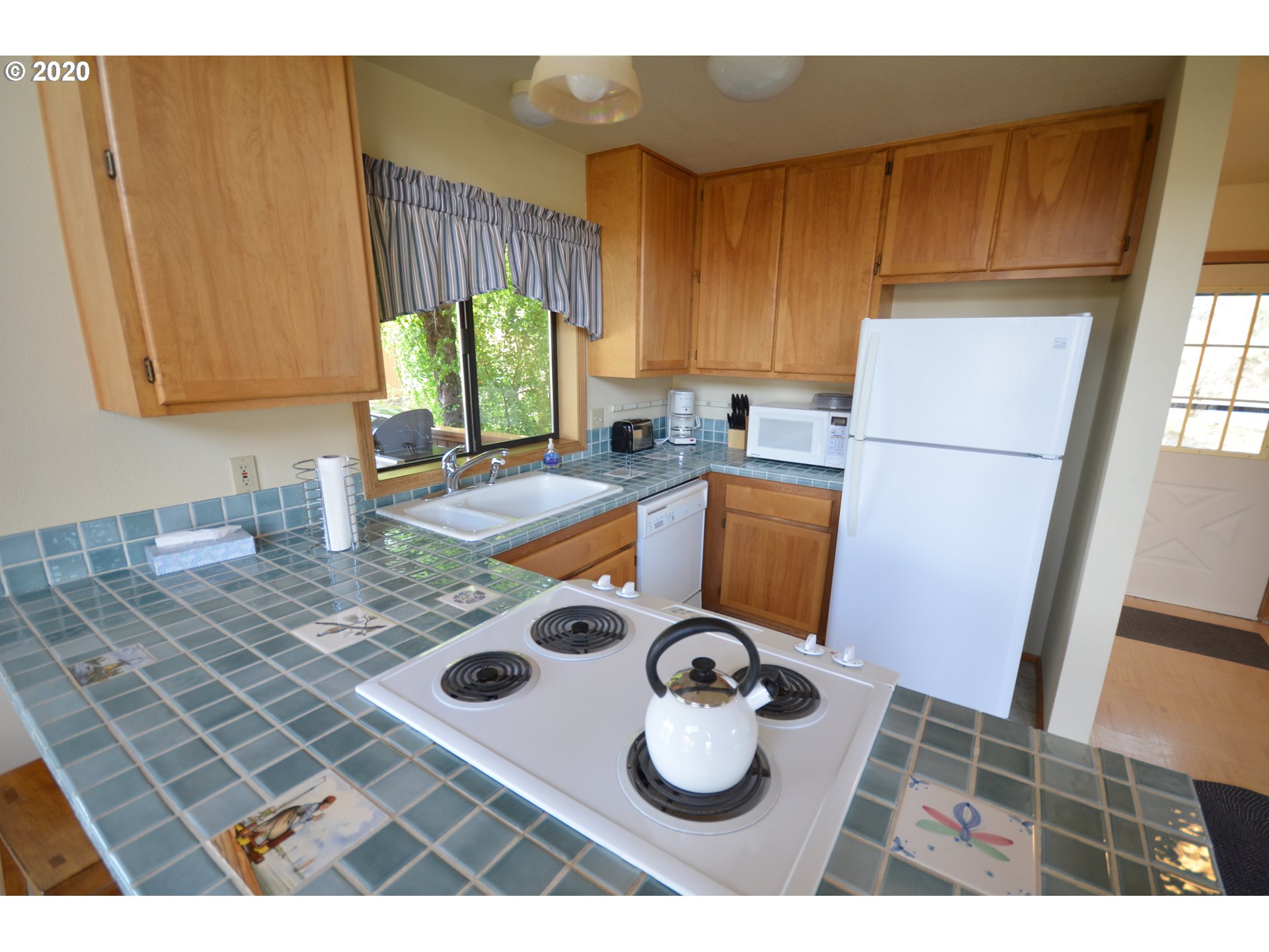 702 Riverside Street Maupin, OR 97037 - Photo 6 of 27 Gallery Image 6