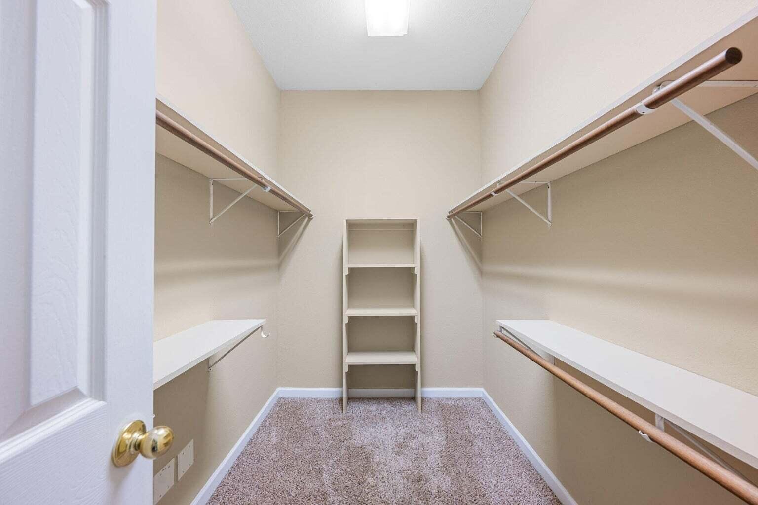 486 Gadd Road Hixson, TN 37343 - Photo 26 of 32 Closet_1