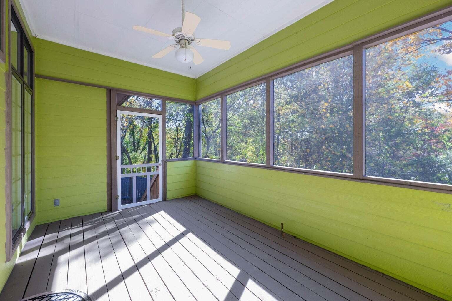 486 Gadd Road Hixson, TN 37343 - Photo 28 of 32 Screened in deck_2