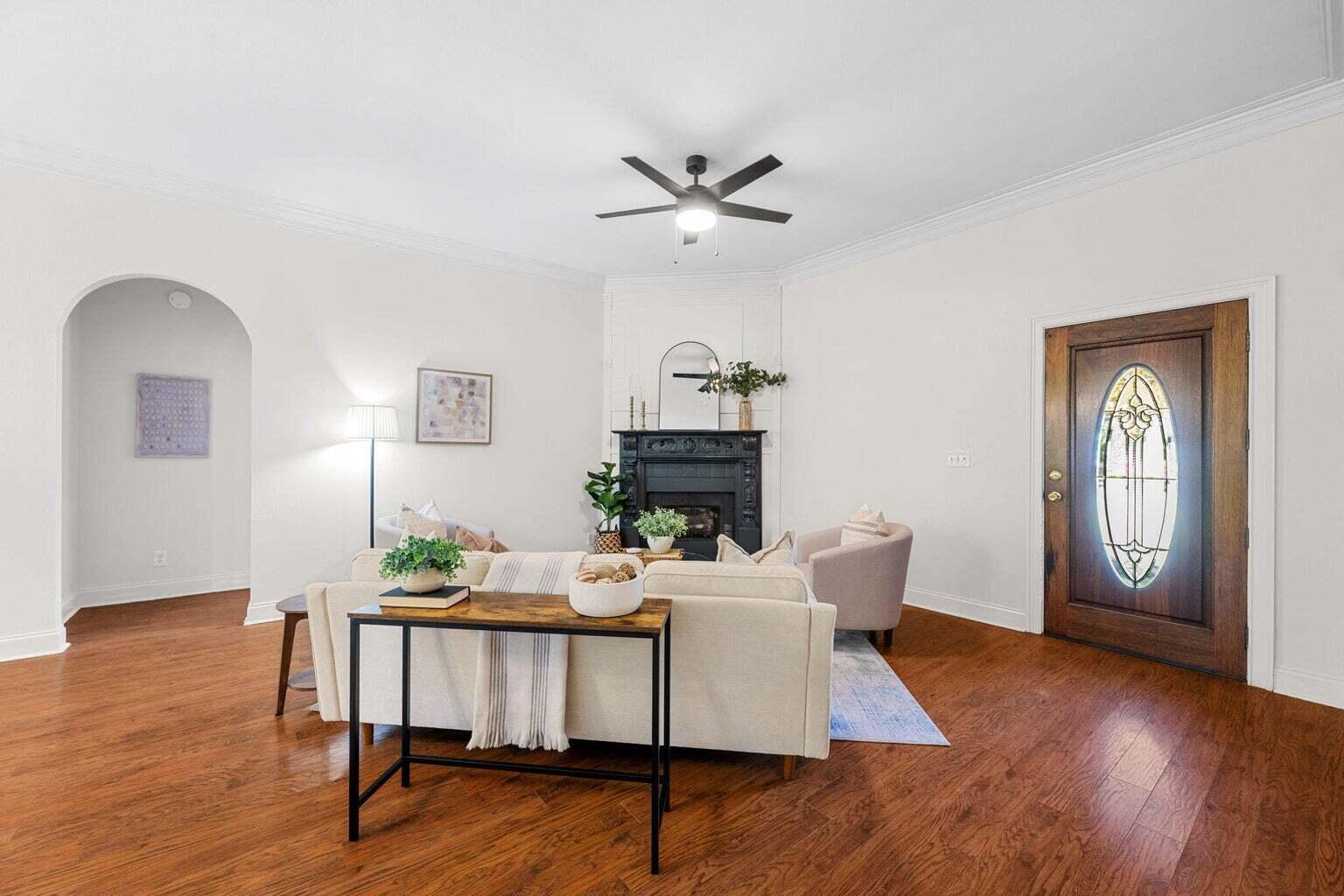 486 Gadd Road Hixson, TN 37343 - Photo 7 of 32 Living Room_3