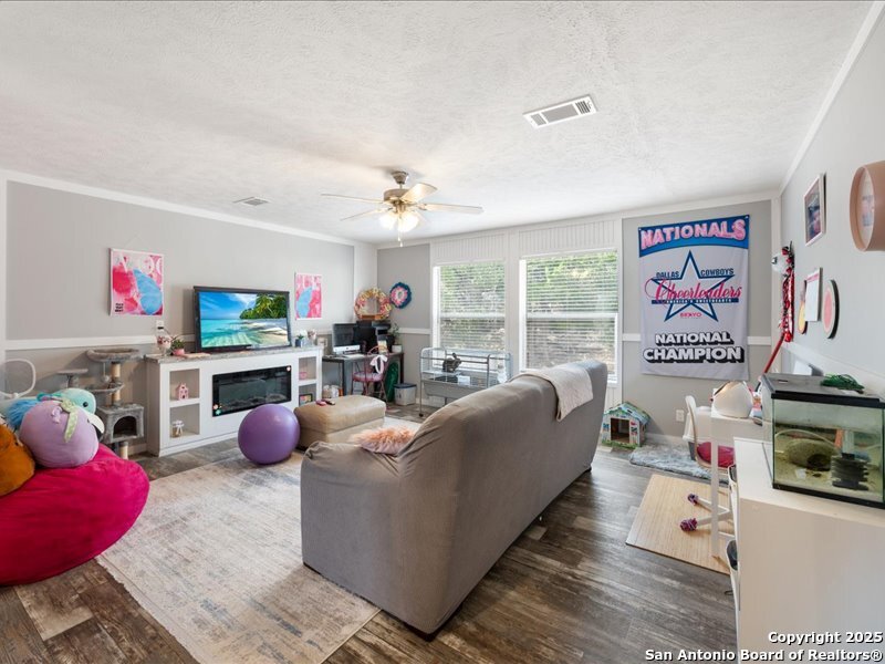 1999 Oil Well Comfort, TX 78013 - Photo 13 of 40