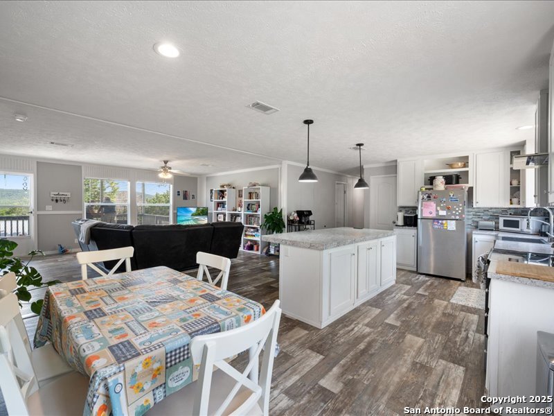 1999 Oil Well Comfort, TX 78013 - Photo 14 of 40