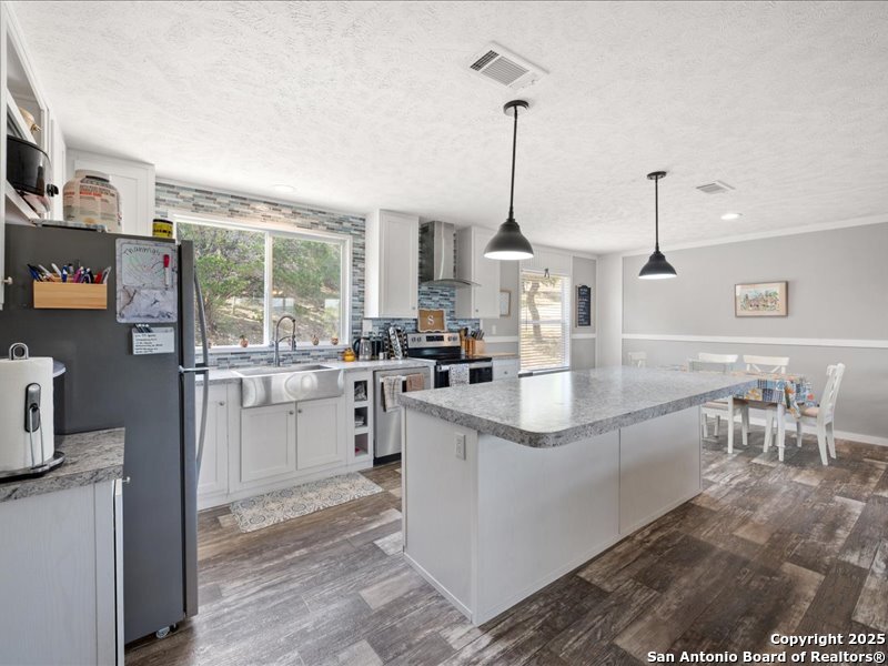 1999 Oil Well Comfort, TX 78013 - Photo 15 of 40