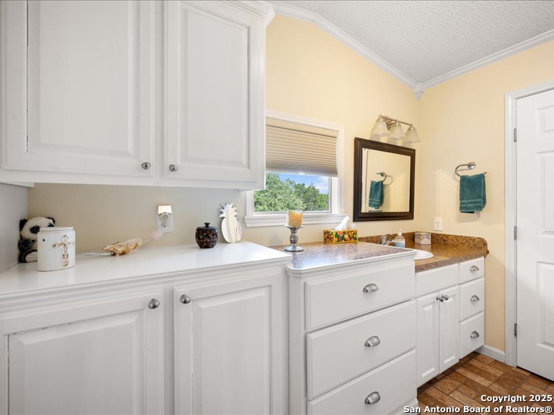 1999 Oil Well Comfort, TX 78013 - Photo 33 of 40