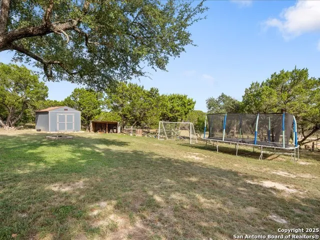 $675,000 | 1999 Oil Well, Comfort, TX 78013