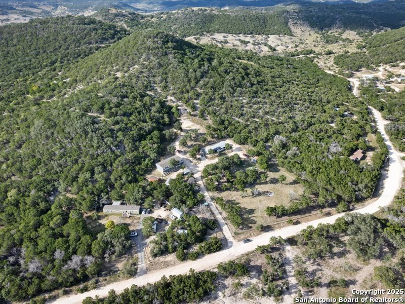 1999 Oil Well Comfort, TX 78013 - Photo 4 of 40