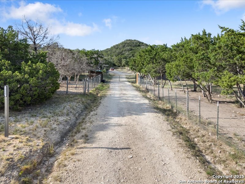 1999 Oil Well Comfort, TX 78013 - Photo 7 of 40