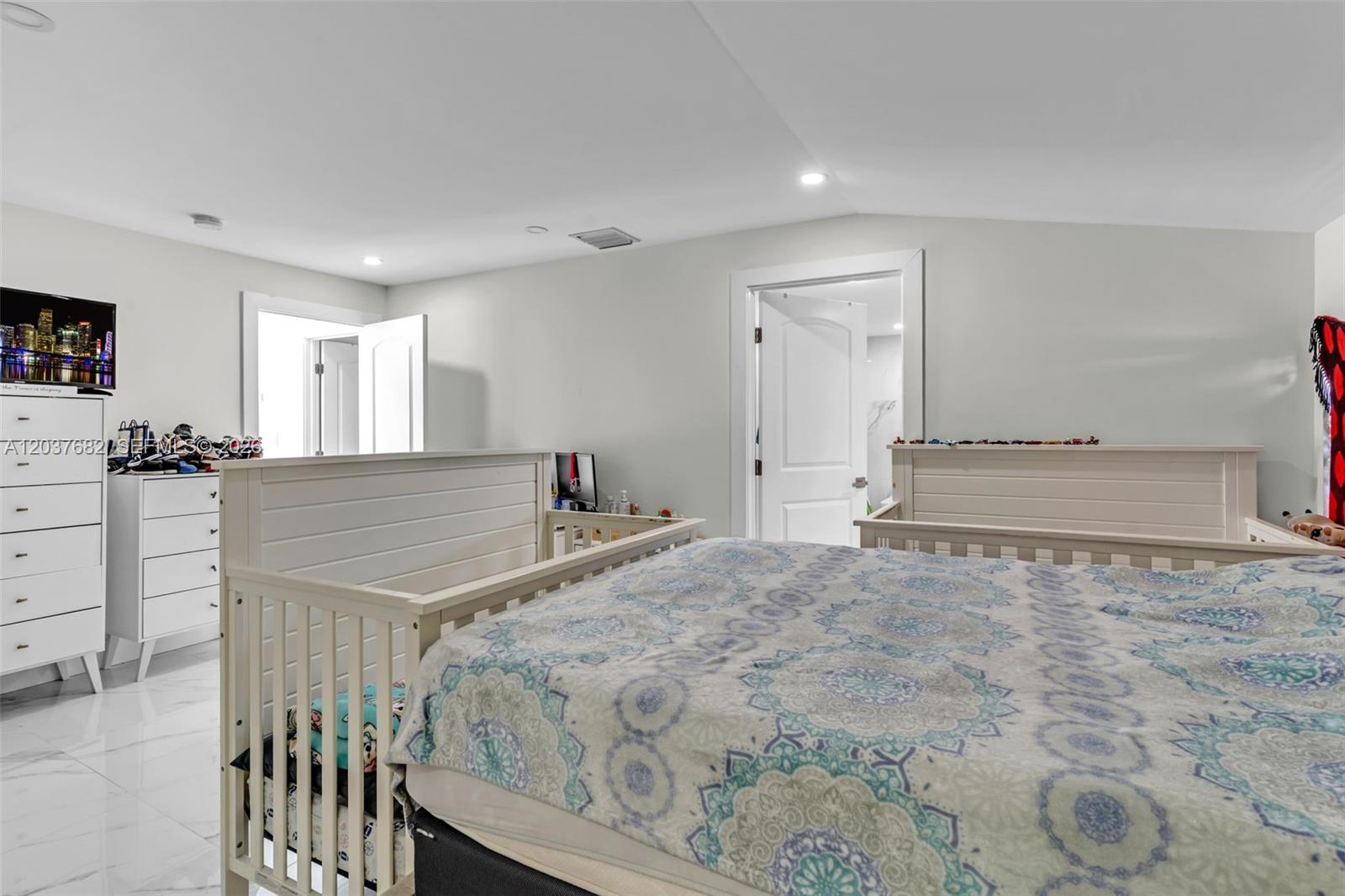 20304 Southwest 186th Street Miami, FL 33187 - Photo 12 of 32