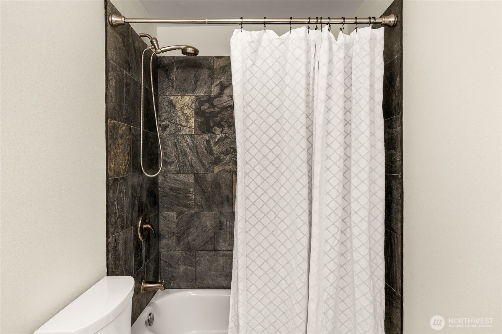 1759 Newport Avenue Northeast Renton, WA 98056 - Photo 22 of 36