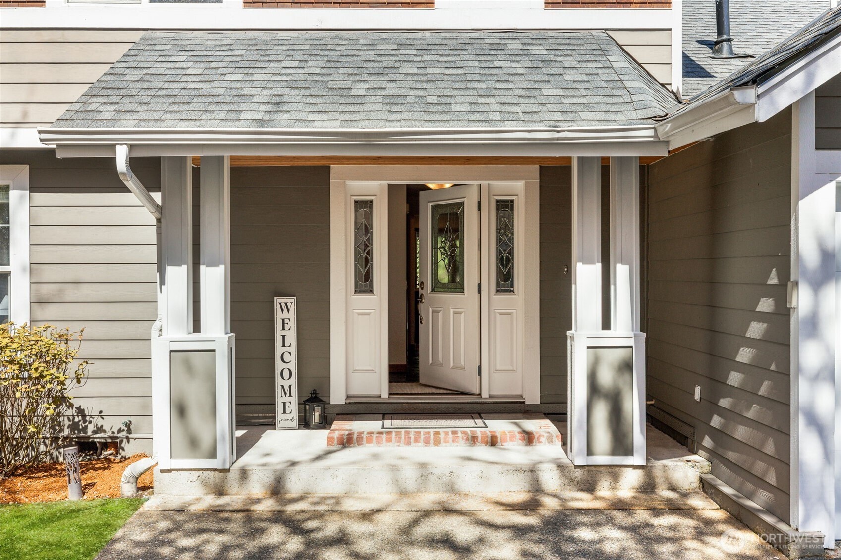 1759 Newport Avenue Northeast Renton, WA 98056 - Photo 3 of 36