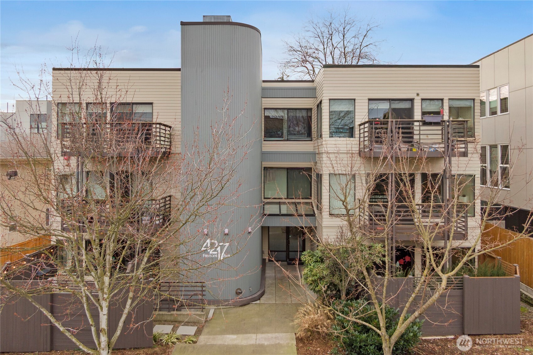 4217 Fremont Avenue North, Unit 1 Seattle, WA 98103 - Photo 1 of 40
