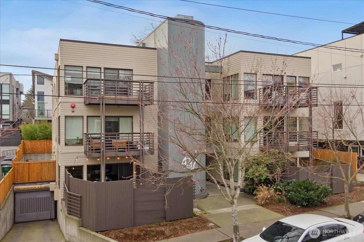 4217 Fremont Avenue North, Unit 1 Seattle, WA 98103 - Photo 38 of 40
