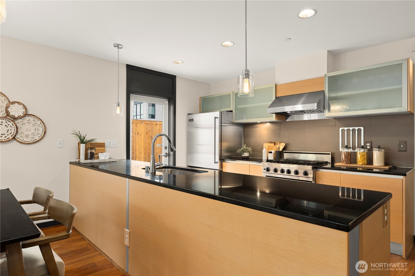 4217 Fremont Avenue North, Unit 1 Seattle, WA 98103 - Photo 5 of 40