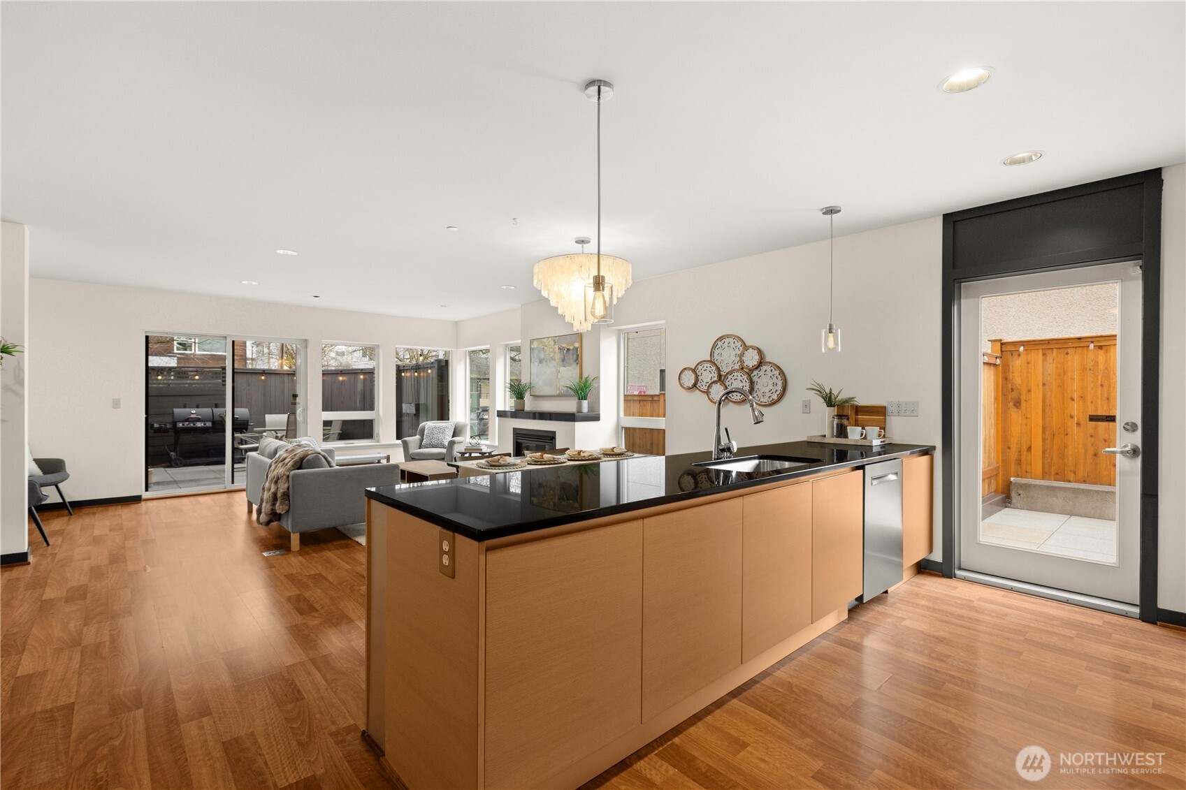 4217 Fremont Avenue North, Unit 1 Seattle, WA 98103 - Photo 6 of 40