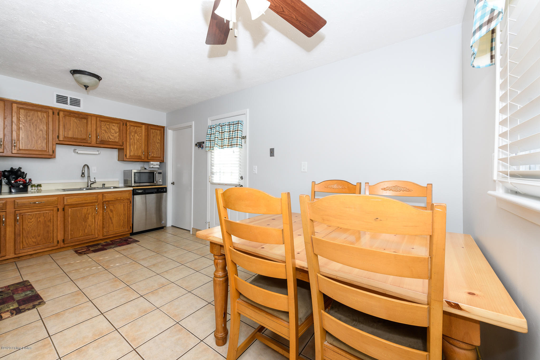 9521 Maple Road Louisville, KY 40229 - Photo 29 of 44 Maple-25